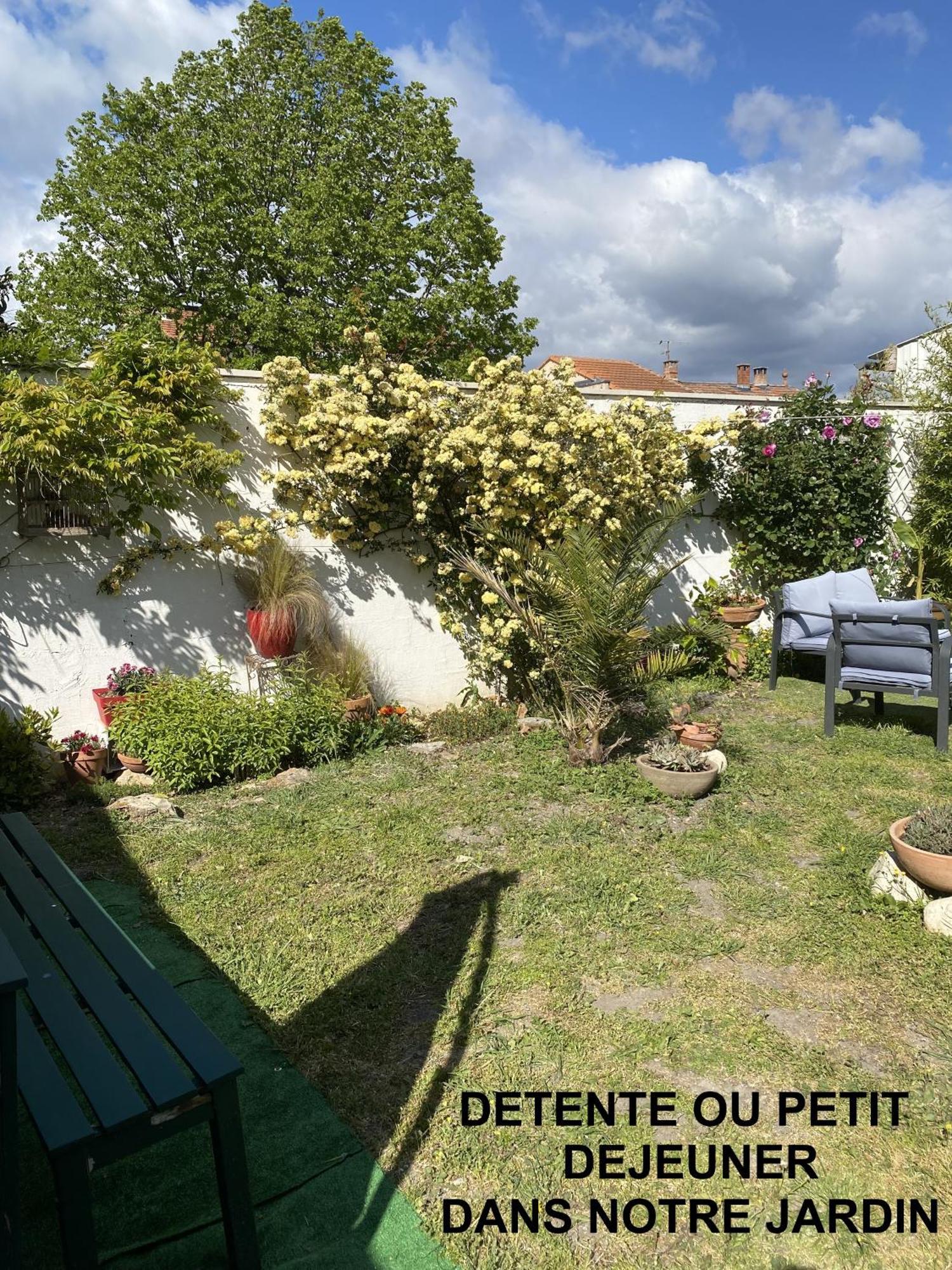 Bed and Breakfast Cote Court LʼIsle-sur-la-Sorgue Exterior foto